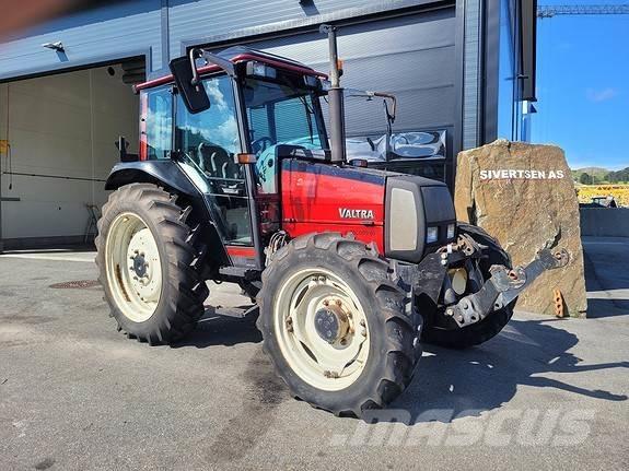 Valtra A75 - 4 Ciągniki rolnicze