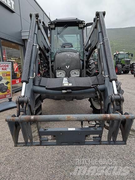 Valtra A83 Ciągniki rolnicze