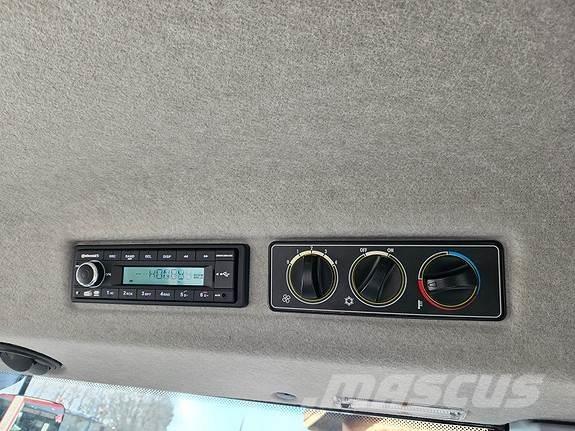 Valtra G135 Versu Ciągniki rolnicze
