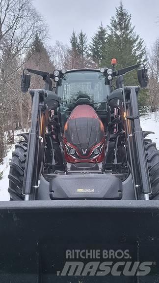 Valtra G135A Ciągniki rolnicze