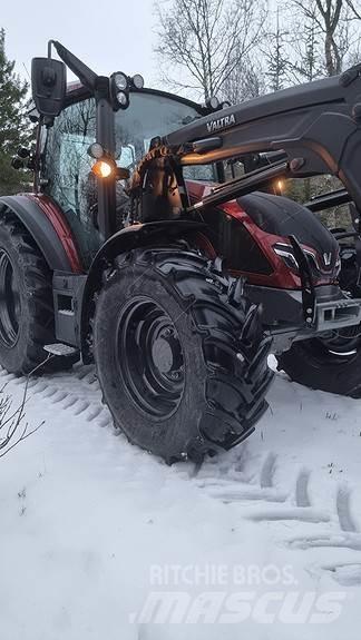 Valtra G135A Ciągniki rolnicze