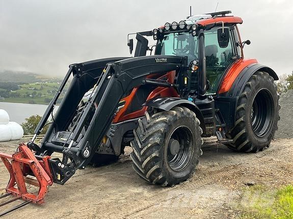 Valtra T235D Ciągniki rolnicze