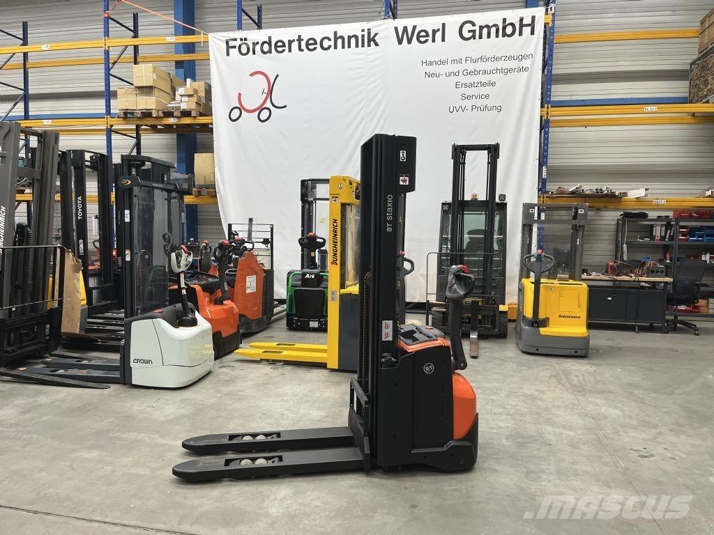 BT SWE 120 L Wózki widłowe unoszące z dyszlem