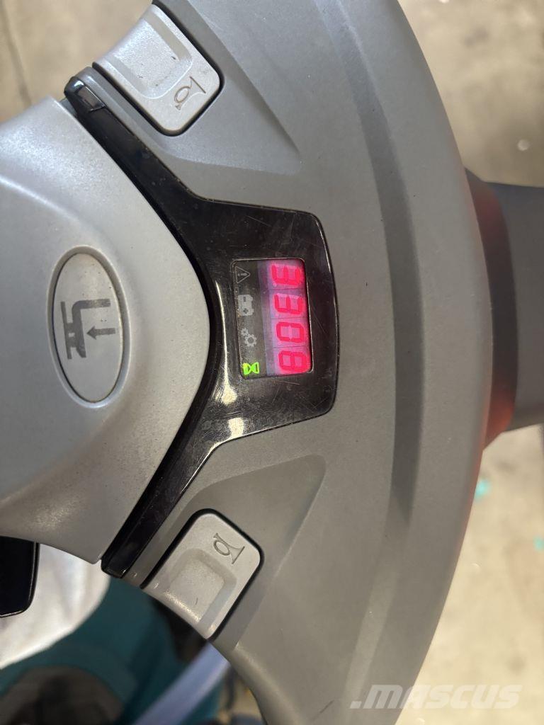 BT SWE120L Wózki widłowe unoszące z dyszlem