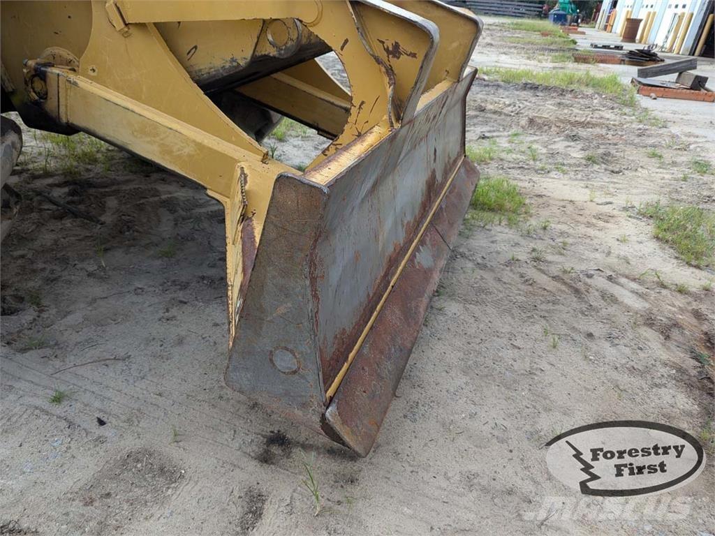CAT 525C Skidery
