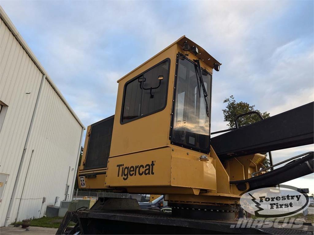 Tigercat 234b Ładowarki typu "knuckleboom"