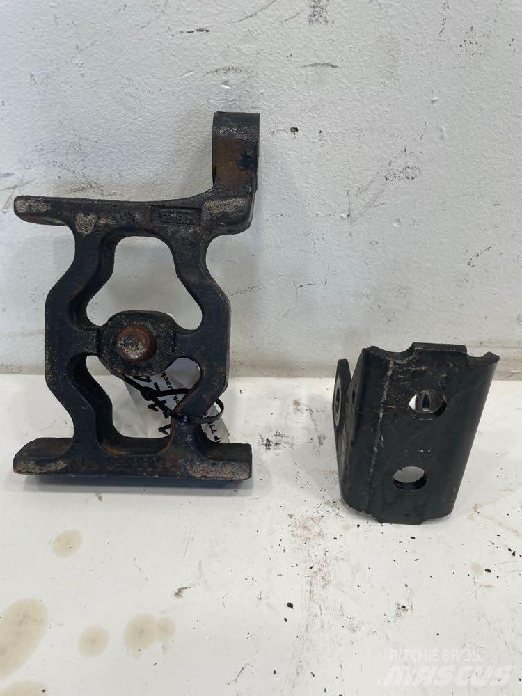 Ford F750 Ramy i zawieszenie