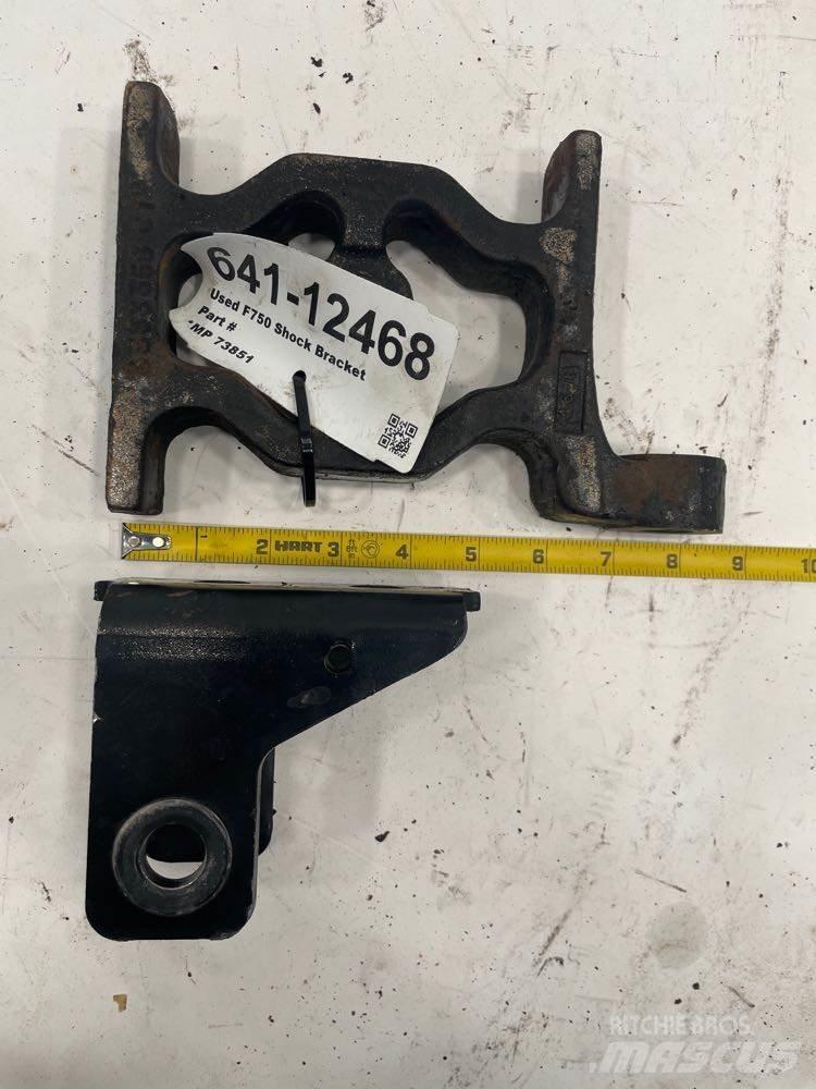 Ford F750 Ramy i zawieszenie