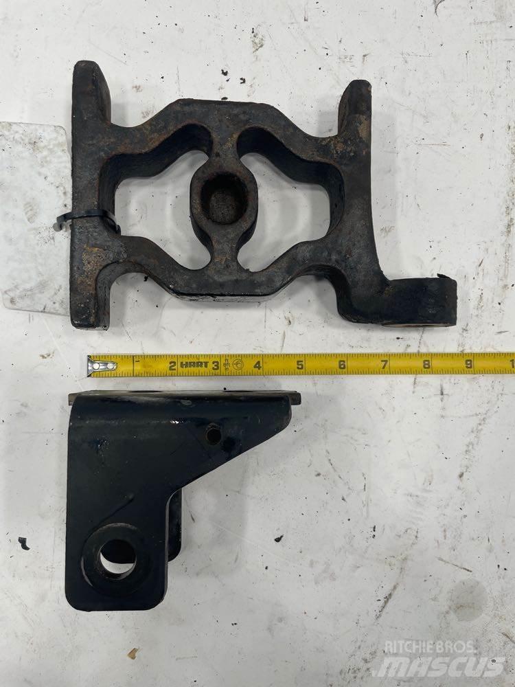 Ford F750 Ramy i zawieszenie
