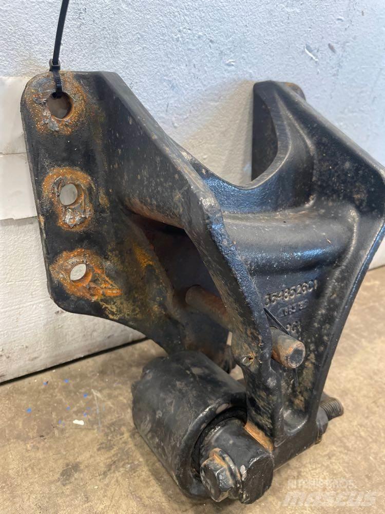 Ford F750 Ramy i zawieszenie
