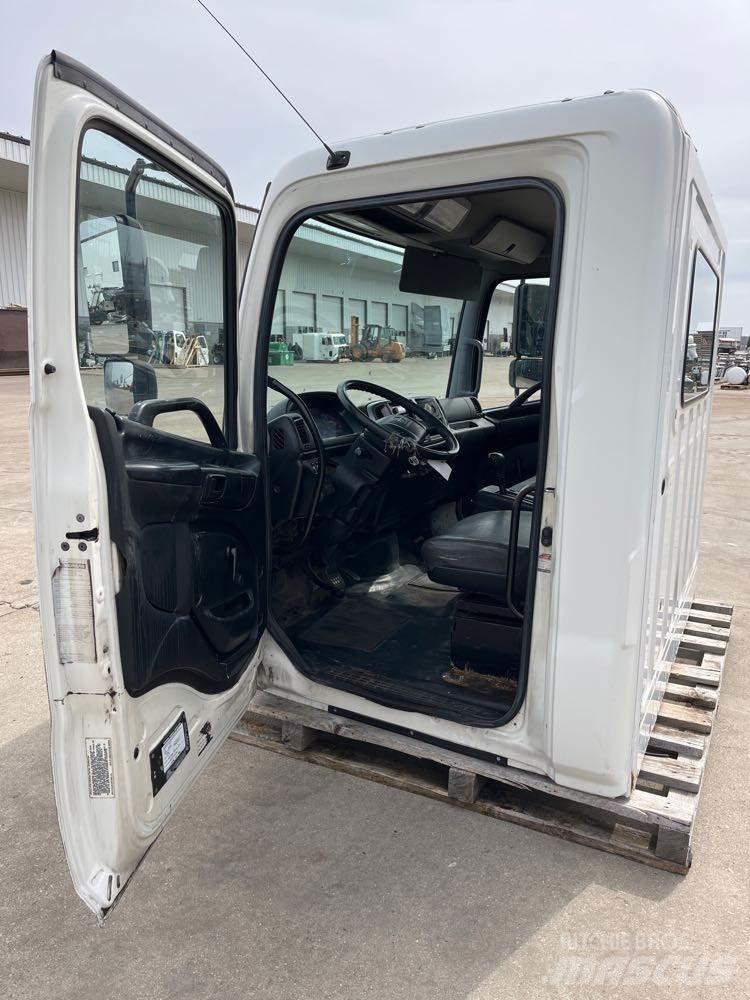 Hino 268 Kabiny i wnętrze