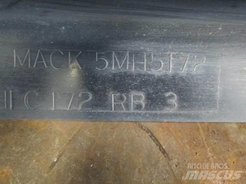 Mack MP7 Transport - Inne