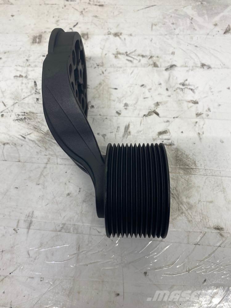 Mack MP8 Transport - Inne