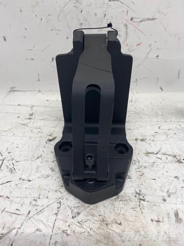 Mack MP8 Transport - Inne