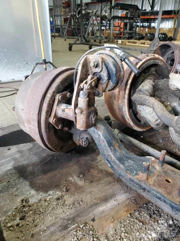Meritor  Mosty, wały i osie