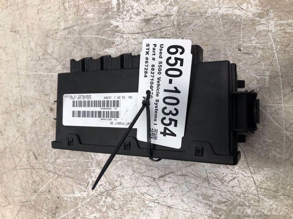 RAM 5500 Kabiny i wnętrze