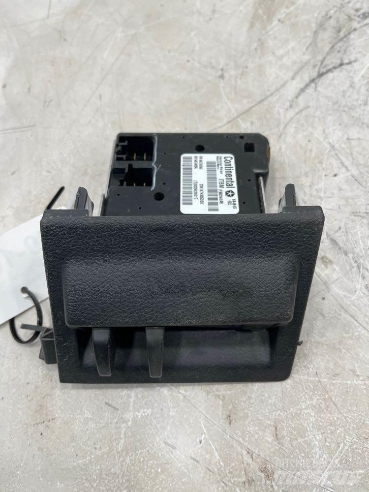 RAM 5500 Kabiny i wnętrze
