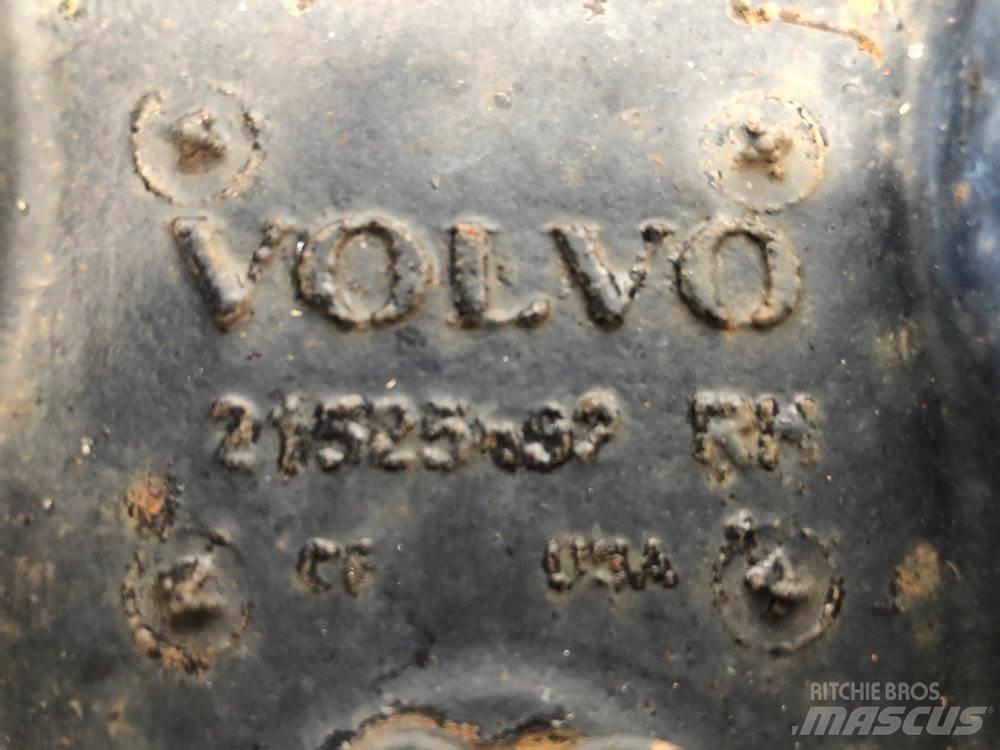 Volvo VNL Ramy i zawieszenie