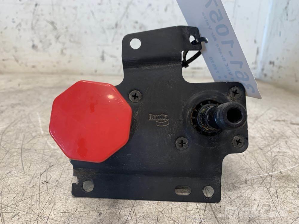 Volvo VNL Transport - Inne