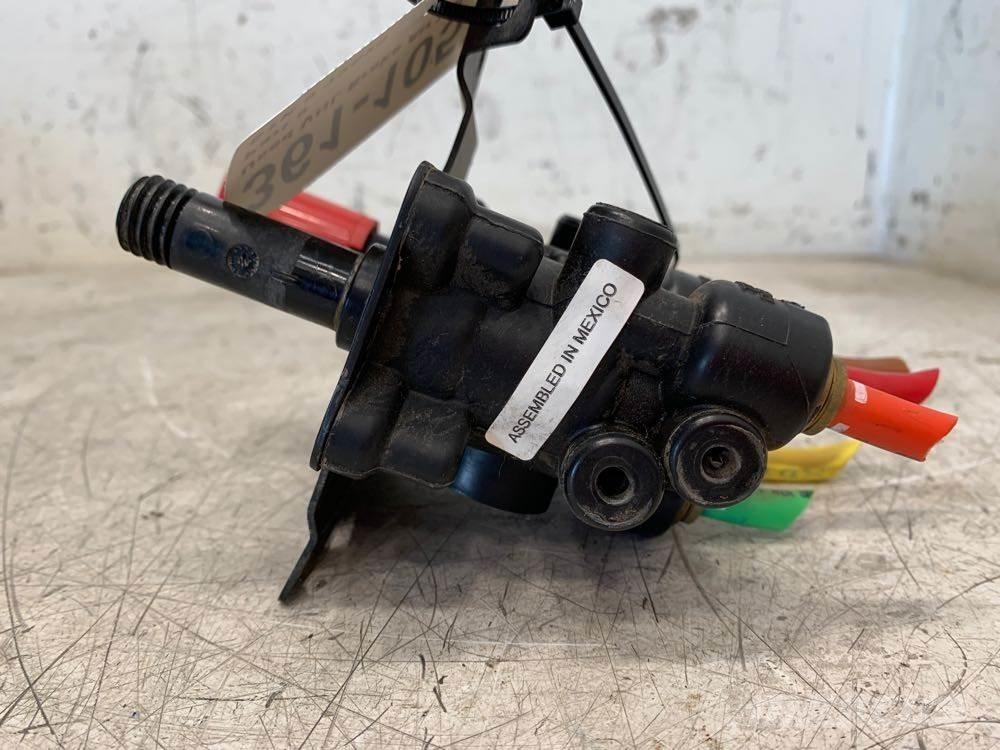 Volvo VNL Transport - Inne