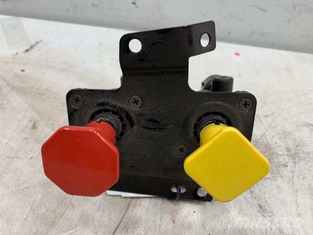 Volvo VNL Transport - Inne