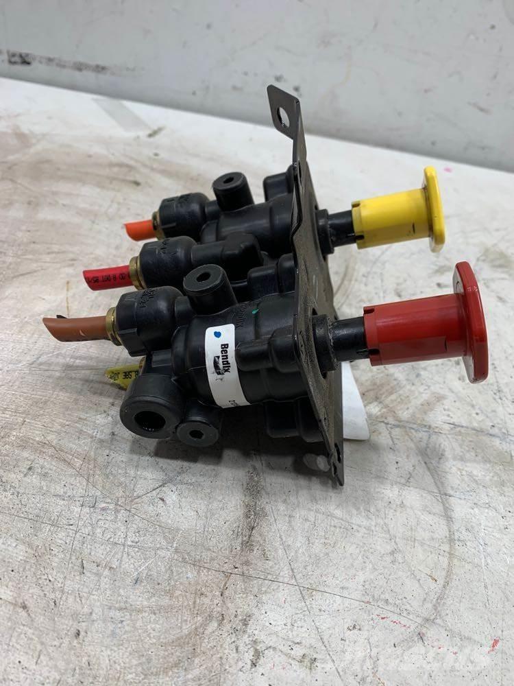 Volvo VNL Transport - Inne