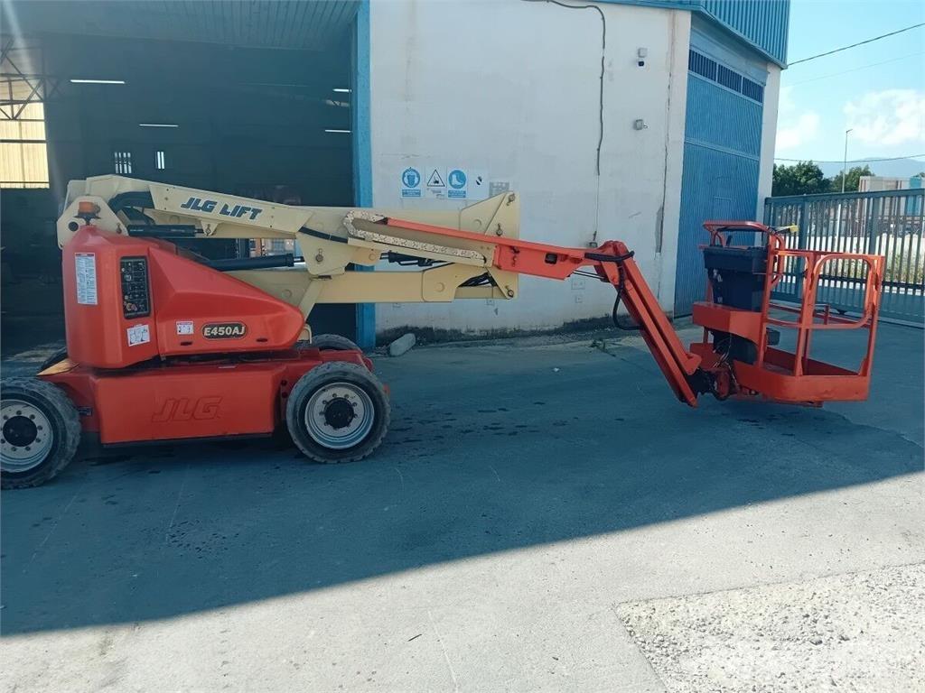 JLG E450AJ Podnośniki przegubowe