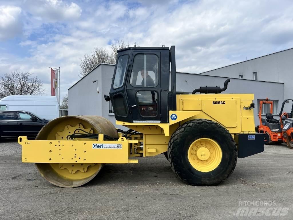 JCB Vibromax W 1402 D Walce jednobębnowe