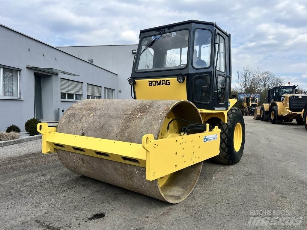 JCB Vibromax W 1402 D Walce jednobębnowe