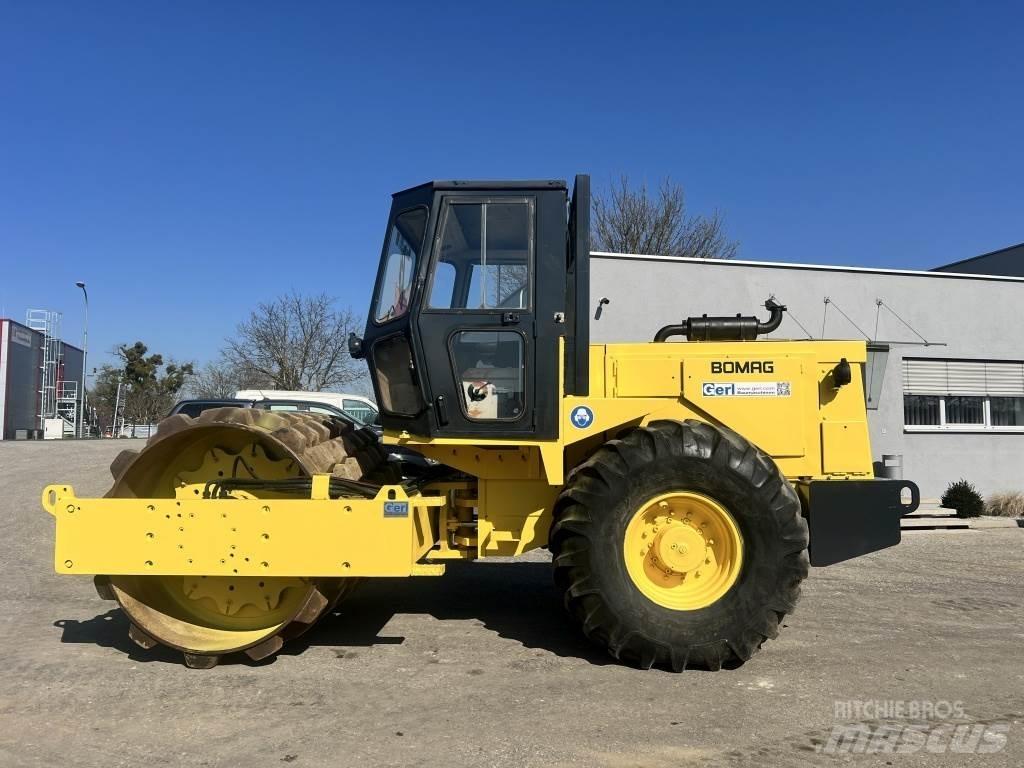 JCB Vibromax W 1402 PD Walce jednobębnowe