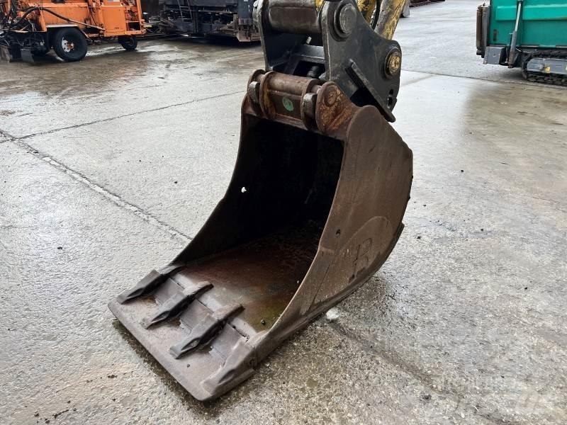 Komatsu PC 210-6K Koparki gąsienicowe
