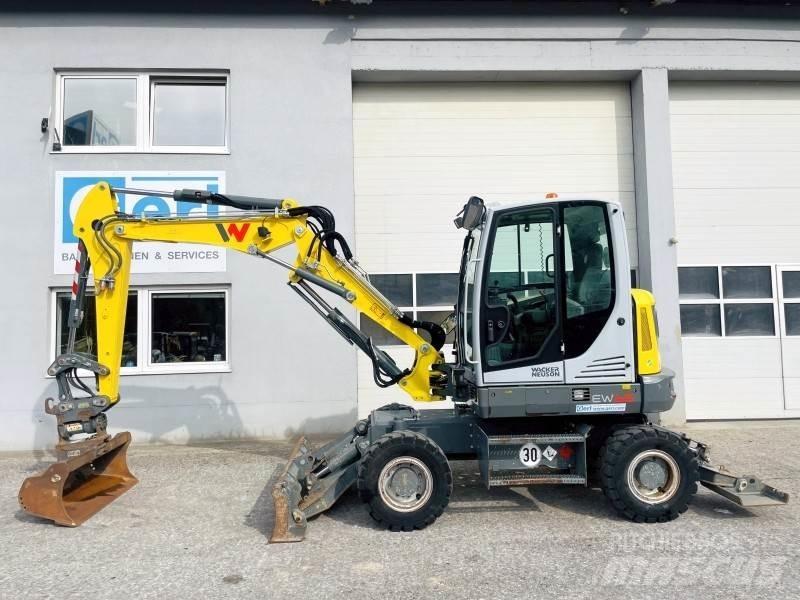 Neuson EW65 Koparki kołowe