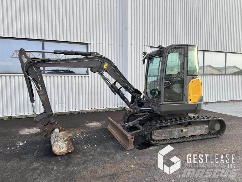 Volvo ECR50D Minikoparki