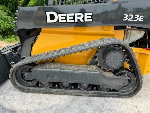 John Deere 323E Ładowarki burtowe