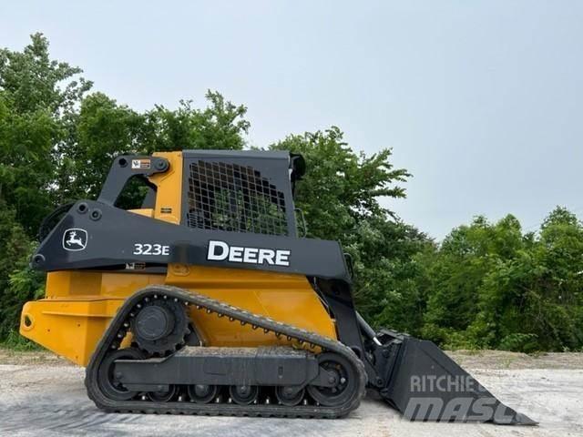 John Deere 323E Ładowarki burtowe