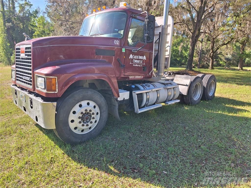 Mack CHU613 Ciągniki siodłowe