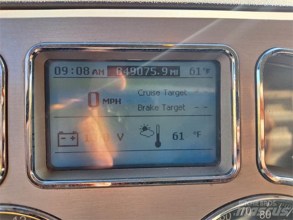 Mack CHU613 Ciągniki siodłowe