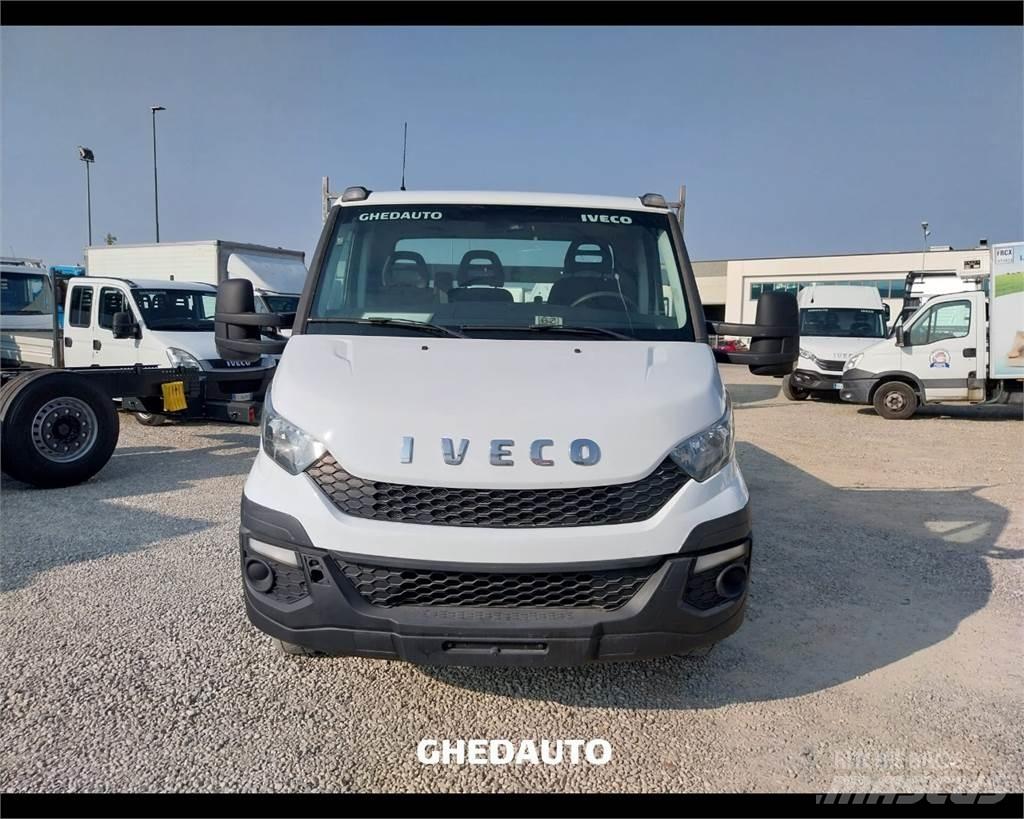 Iveco 35C15 Samochody dostawcze ze skrzynią zamkniętą