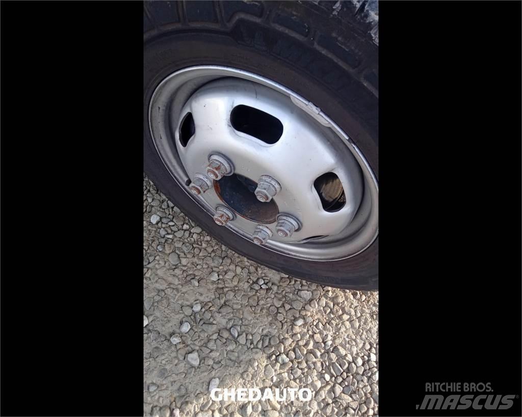 Iveco 35C16 Samochody dostawcze ze skrzynią zamkniętą