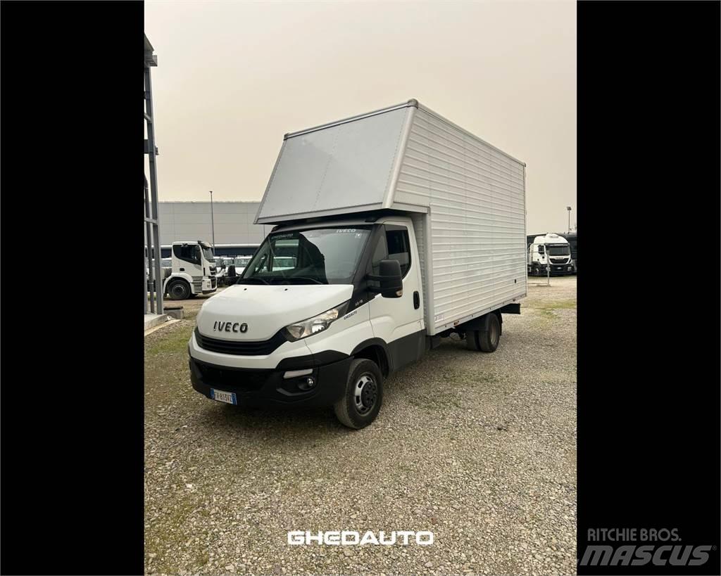Iveco 35C18 Samochody dostawcze ze skrzynią zamkniętą