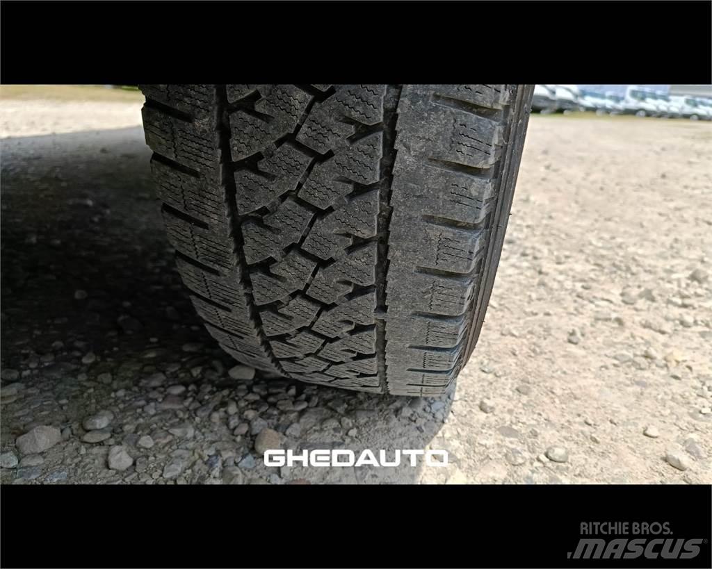 Iveco 35S16 Samochody dostawcze ze skrzynią zamkniętą