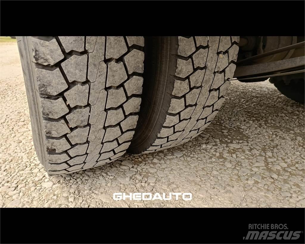 Iveco 70C17 Samochody ciężarowe ze skrzynią zamkniętą