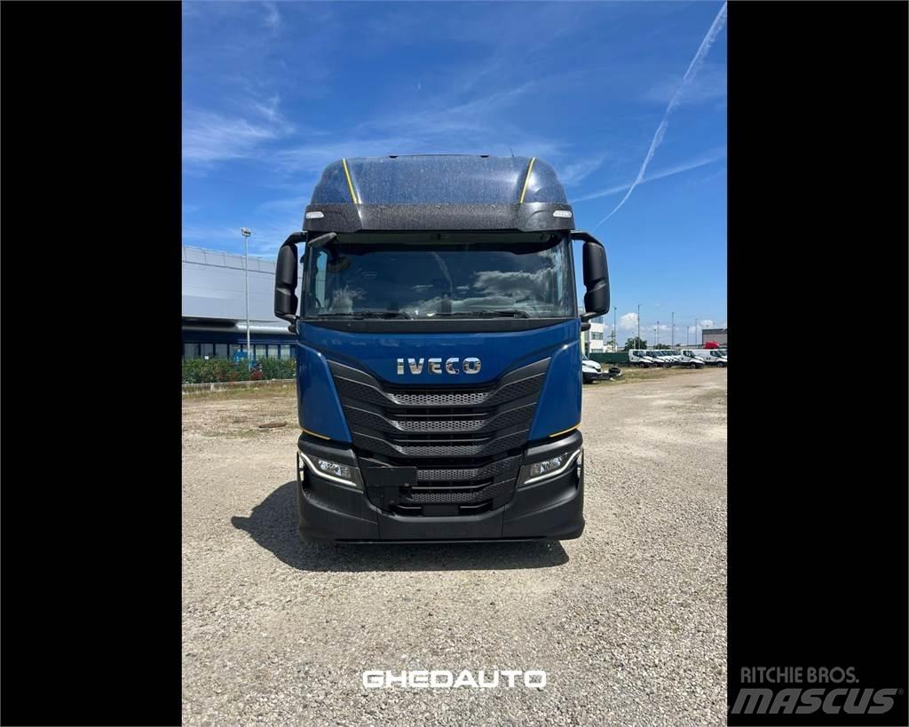 Iveco AS260S48S Samochody ciężarowe ze skrzynią zamkniętą