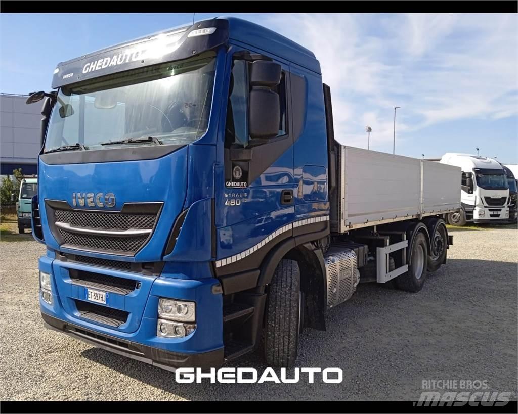Iveco AS260S48Y Samochody ciężarowe ze skrzynią zamkniętą