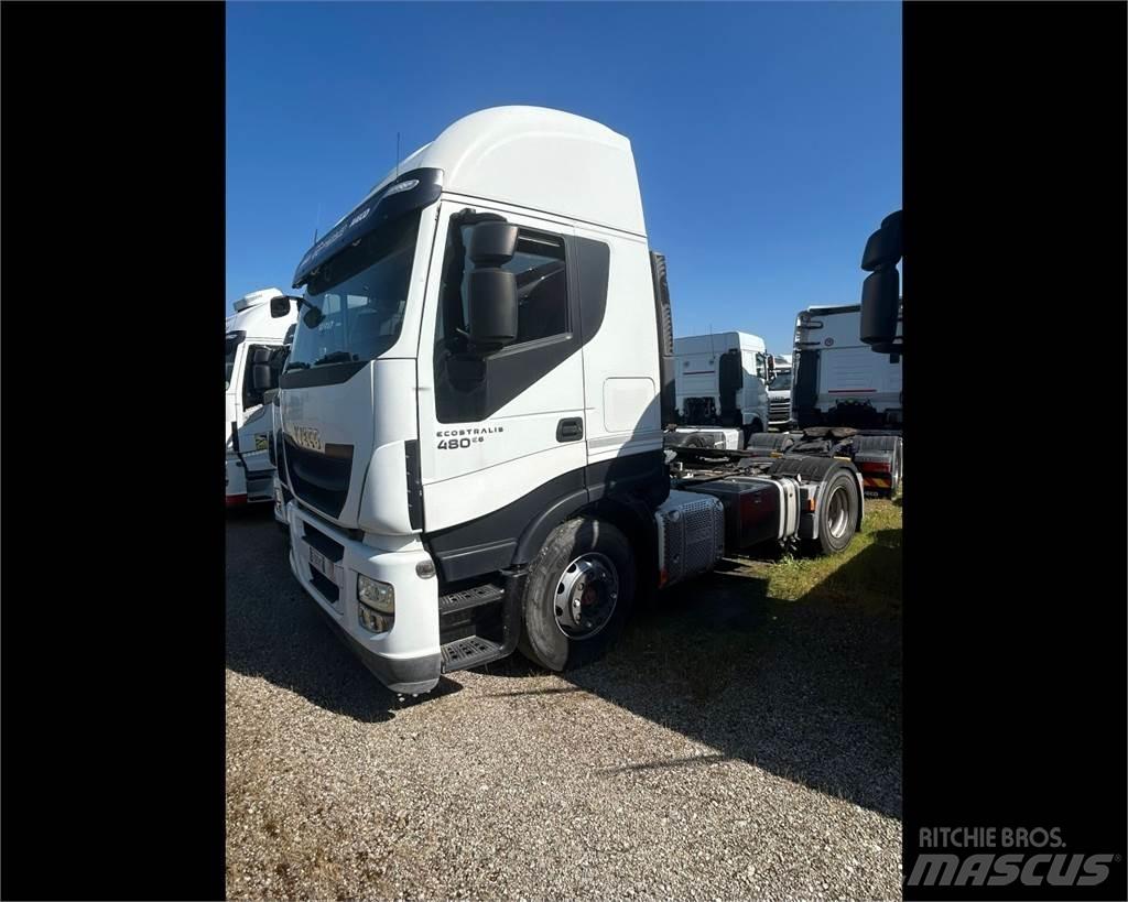 Iveco AS440S48 Samochody ciężarowe ze skrzynią zamkniętą