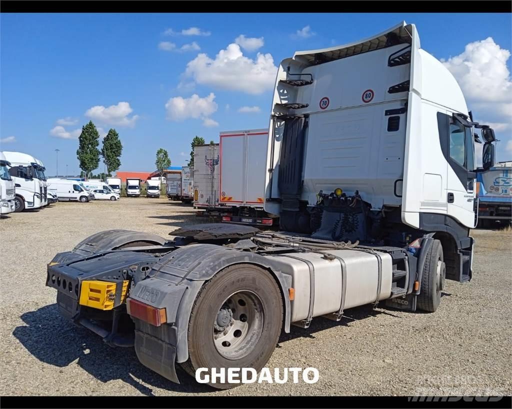 Iveco AS440S48 Samochody ciężarowe ze skrzynią zamkniętą