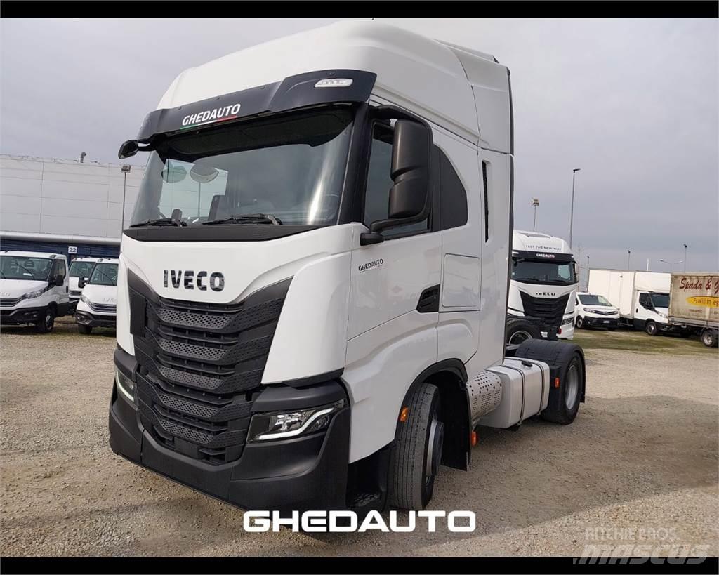 Iveco AS440S48 Samochody ciężarowe ze skrzynią zamkniętą
