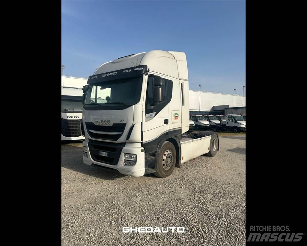 Iveco AS440S48 Samochody ciężarowe ze skrzynią zamkniętą
