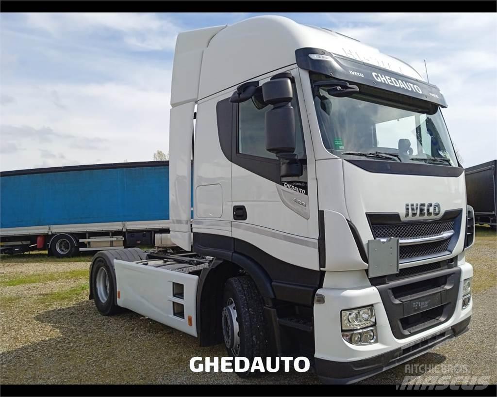 Iveco AS440S48T/P Samochody ciężarowe ze skrzynią zamkniętą