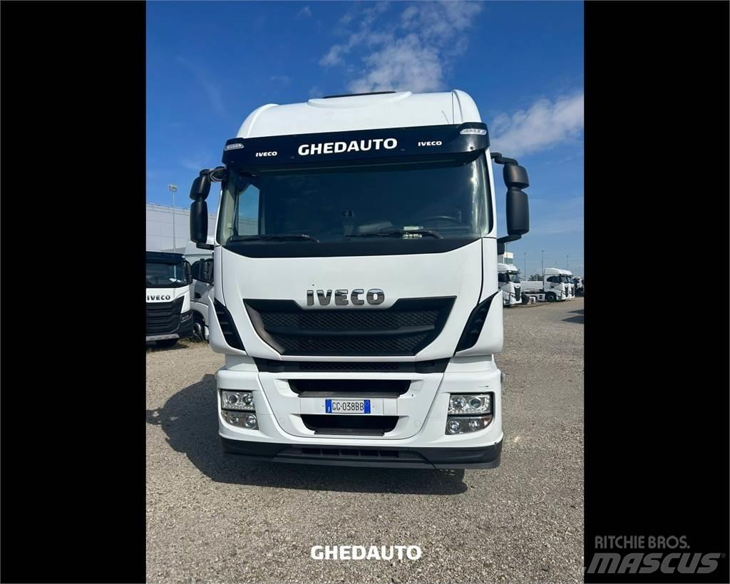 Iveco AS440S48T/P Samochody ciężarowe ze skrzynią zamkniętą